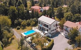 Apartment Surina's Green Holiday