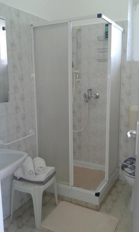 Guest House Surina App Surina'S Green Holiday Rupa Buitenkant foto