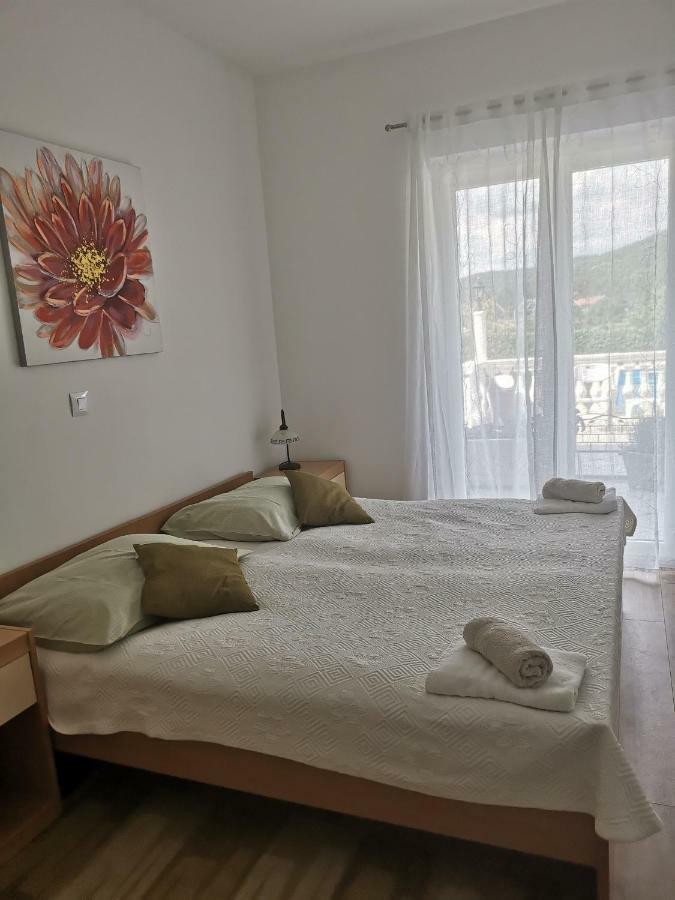 Guest House Surina App Surina'S Green Holiday Rupa Buitenkant foto