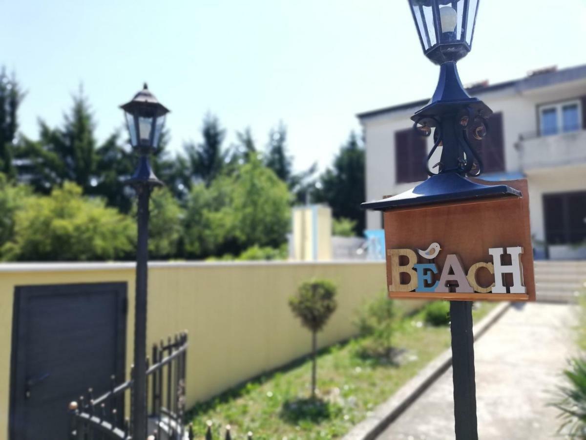 Guest House Surina App Surina'S Green Holiday Rupa Buitenkant foto